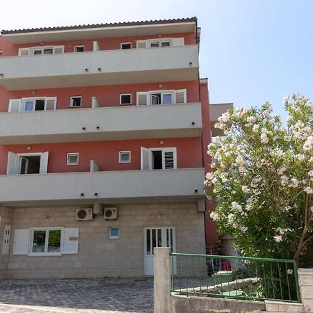 Apartments Elena Tučepi المظهر الخارجي الصورة