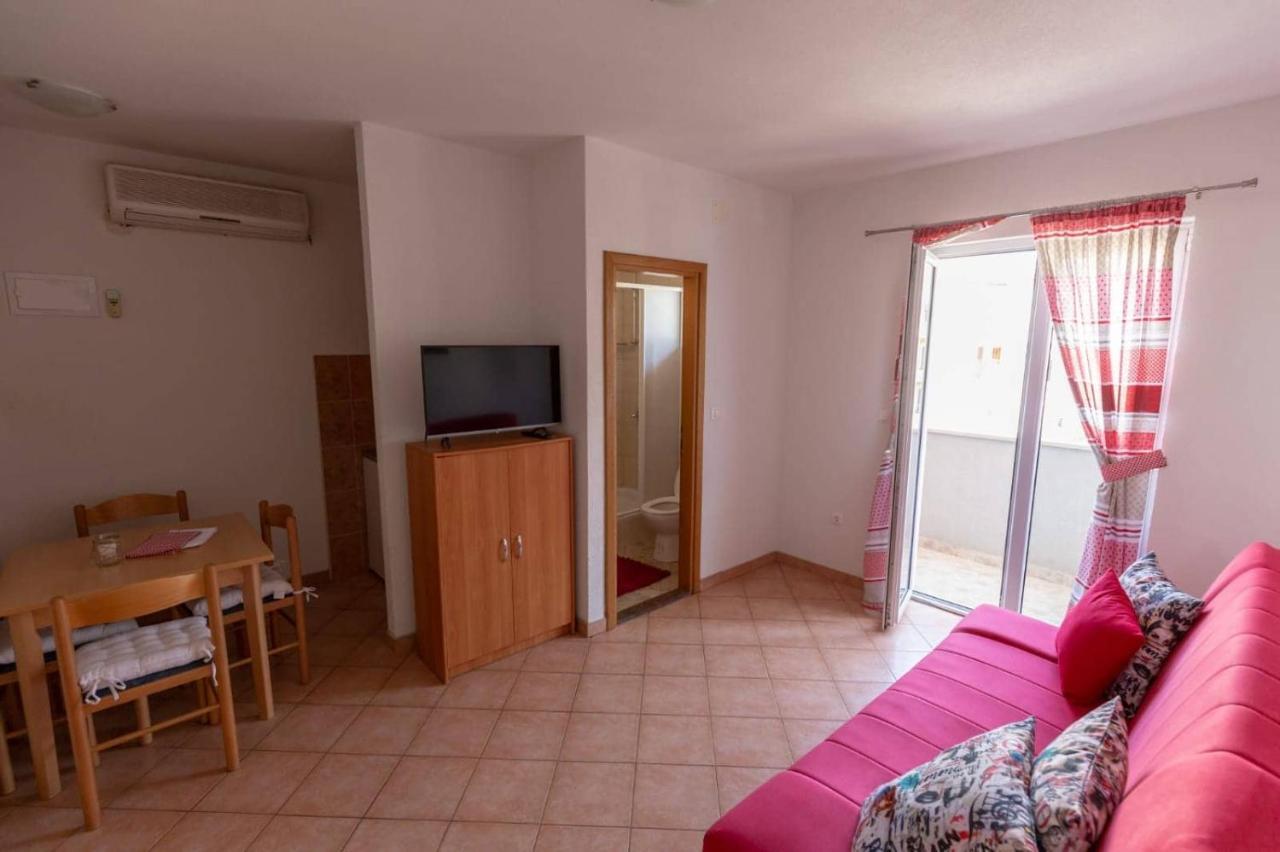 Apartments Elena Tučepi المظهر الخارجي الصورة
