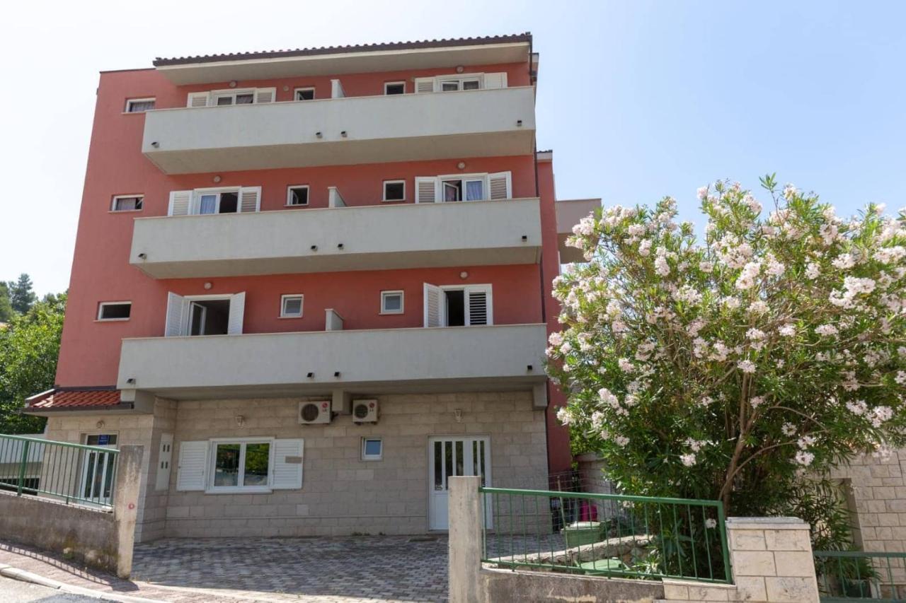 Apartments Elena Tučepi المظهر الخارجي الصورة