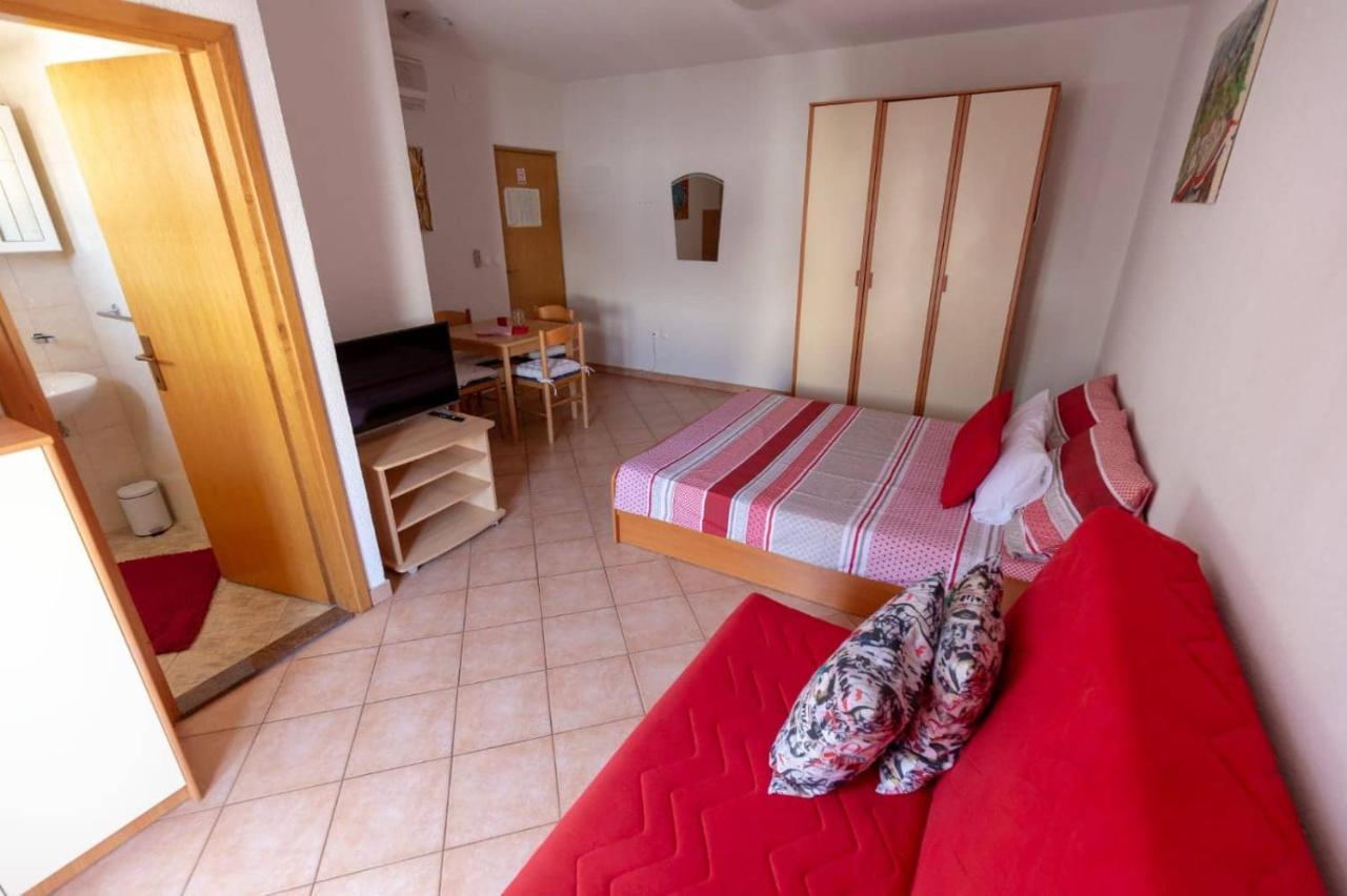 Apartments Elena Tučepi المظهر الخارجي الصورة