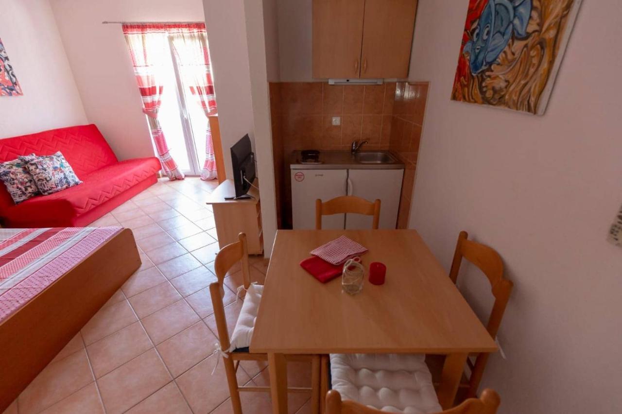 Apartments Elena Tučepi المظهر الخارجي الصورة