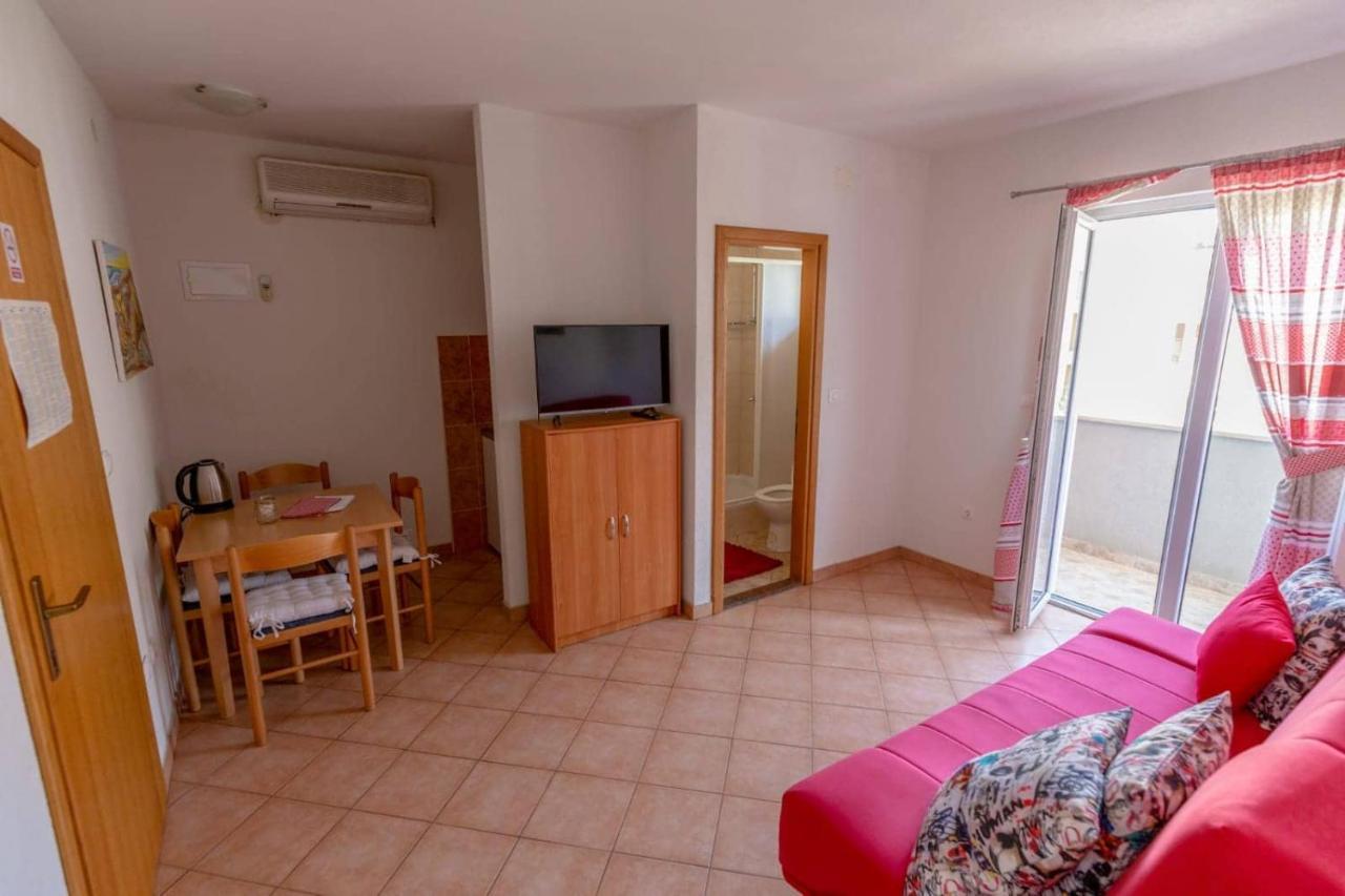 Apartments Elena Tučepi المظهر الخارجي الصورة