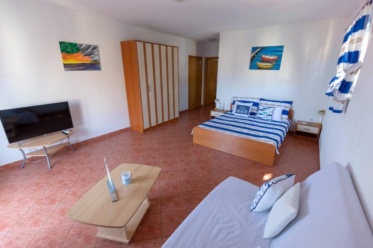 Apartments Elena Tučepi المظهر الخارجي الصورة
