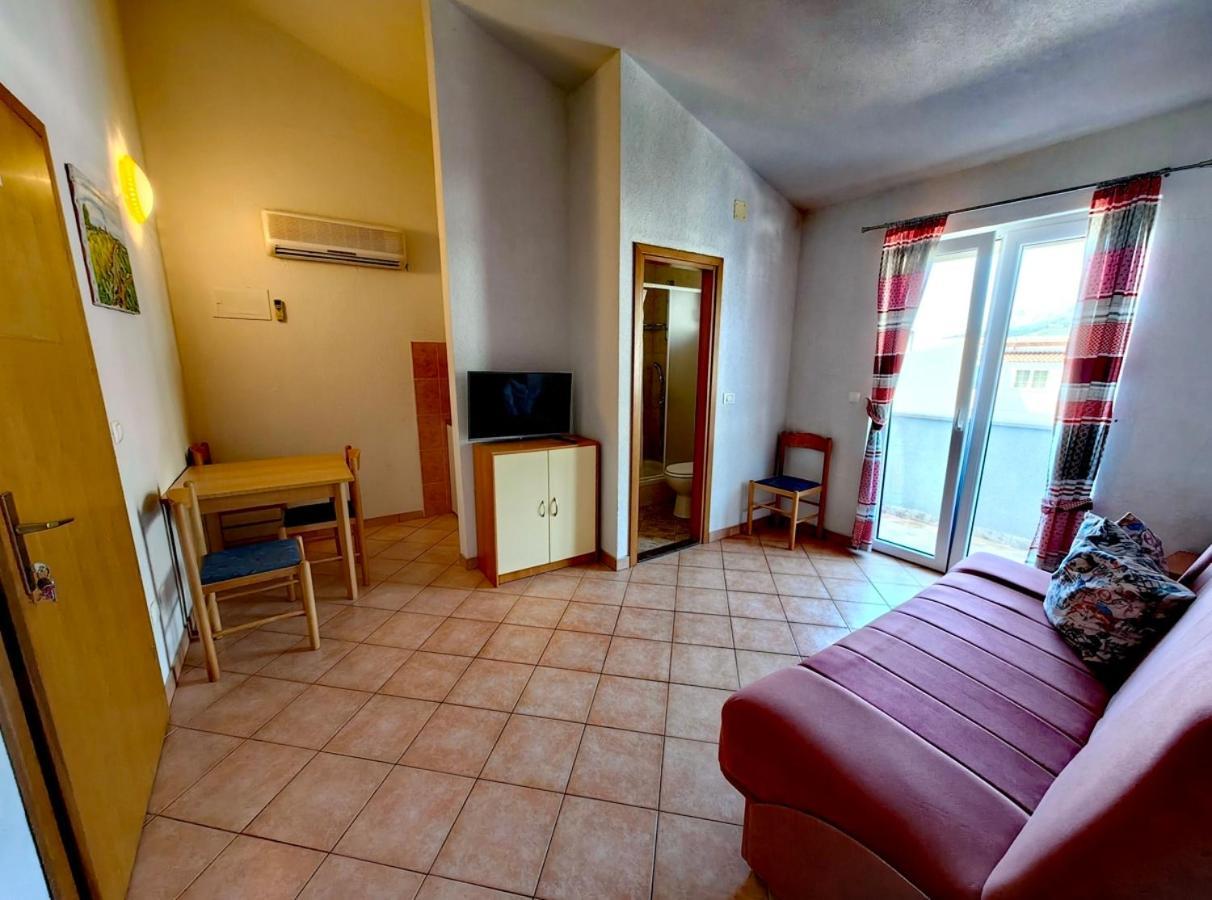 Apartments Elena Tučepi المظهر الخارجي الصورة